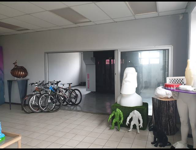 1,427M² WORKSHOP TO LET IN SALT RIVER